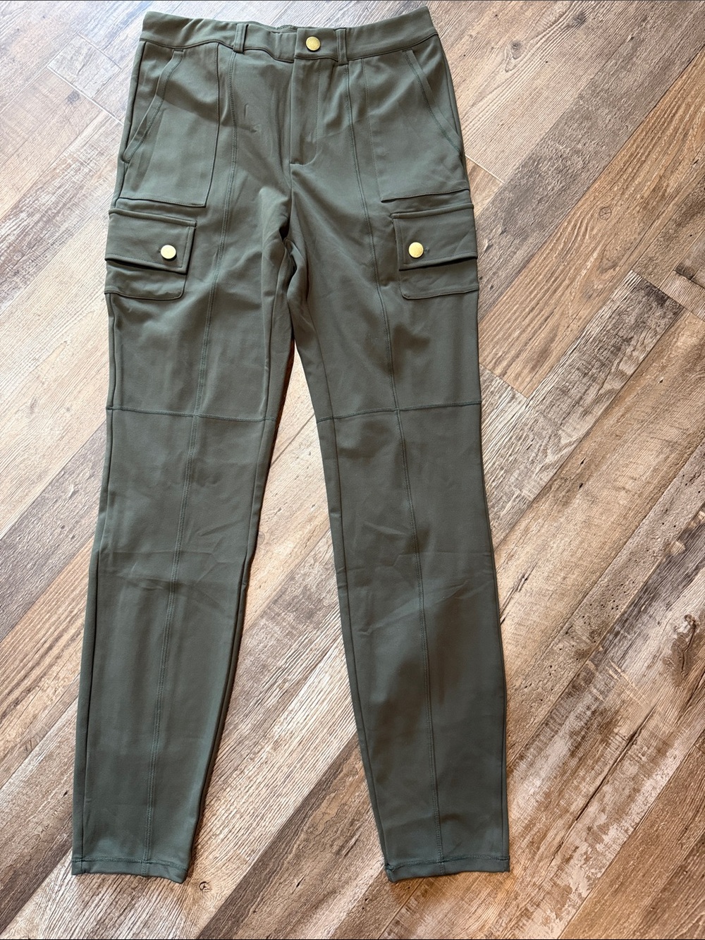 Halara NWOT army green cargo style pants s med tall - inseam 27”